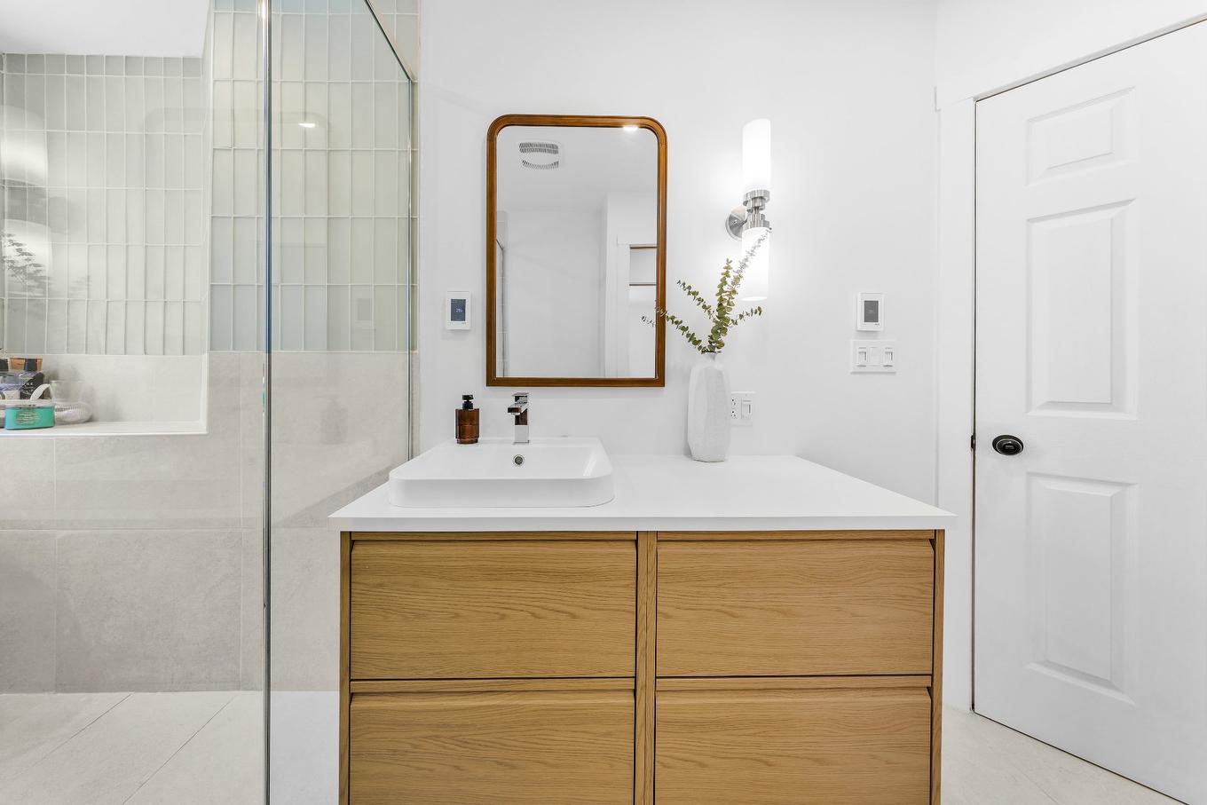 Salle de bains attenante à la CCP - 21 154E Avenue, Saint-Hippolyte, QC - Indoor Photo Showing Bathroom