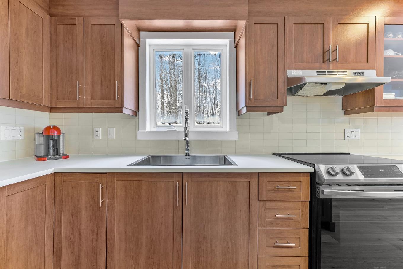 Cuisine - 21 154E Avenue, Saint-Hippolyte, QC - Indoor Photo Showing Kitchen