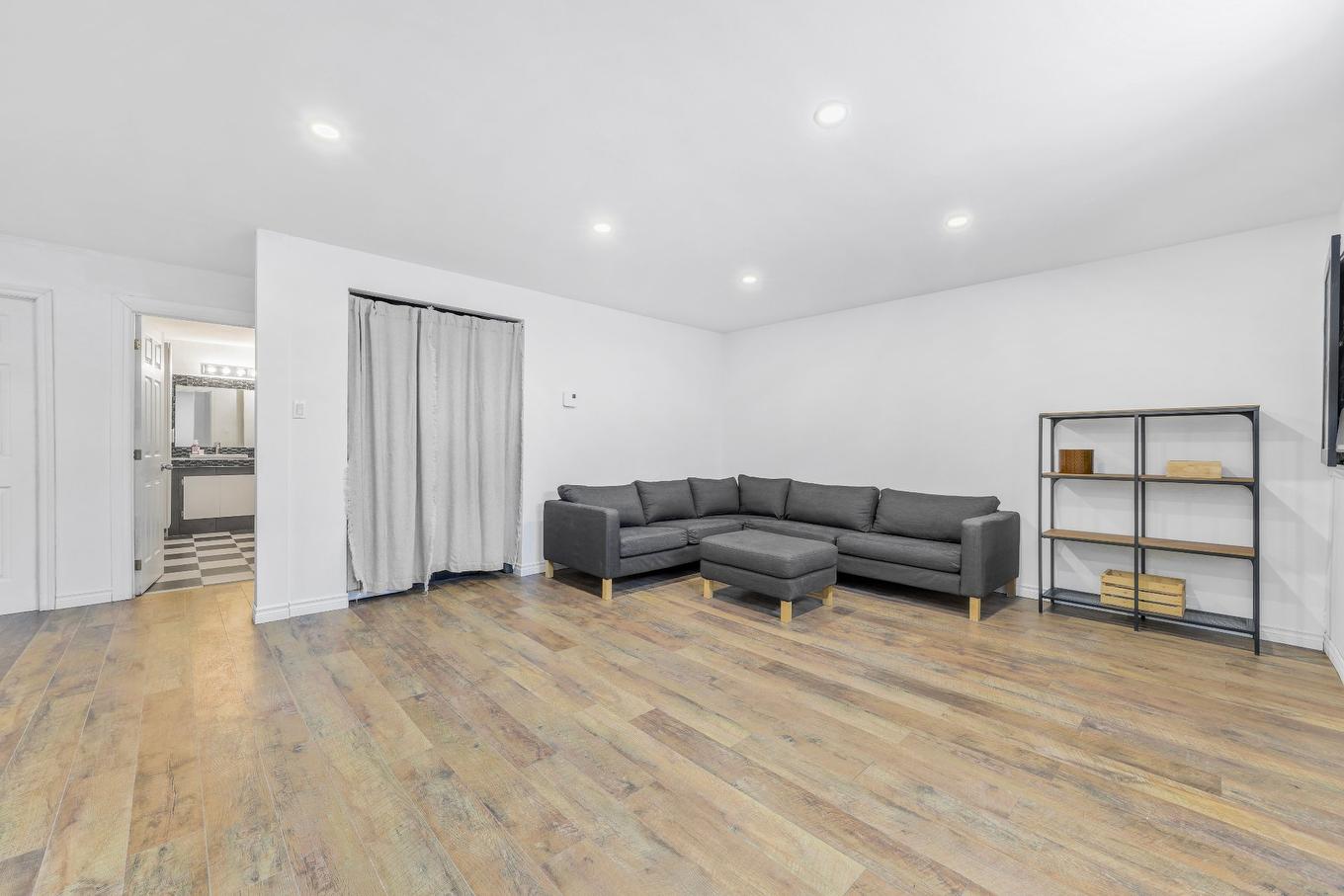 Salle familiale - 21 154E Avenue, Saint-Hippolyte, QC - Indoor