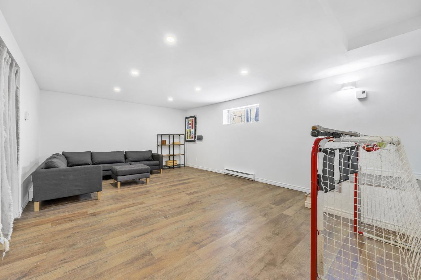 Salle familiale - 21 154E Avenue, Saint-Hippolyte, QC - Indoor