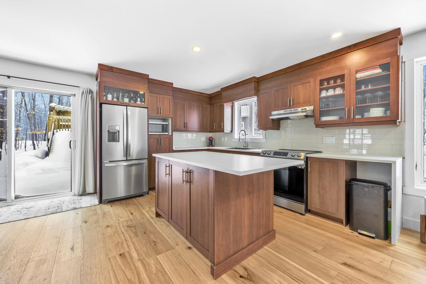 Cuisine - 21 154E Avenue, Saint-Hippolyte, QC - Indoor Photo Showing Kitchen With Upgraded Kitchen