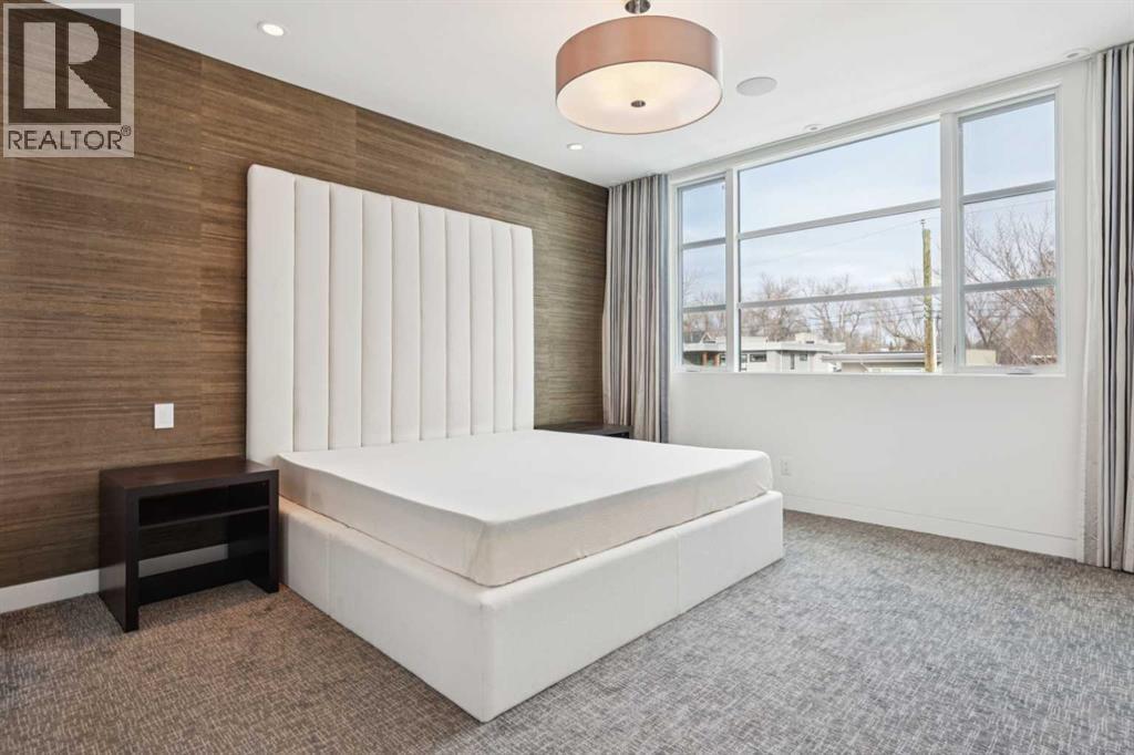 SECOND BEDROOM WITH BUILT-IN BED FRAME - 530 Crescent Road Nw, Calgary, AB - Indoor