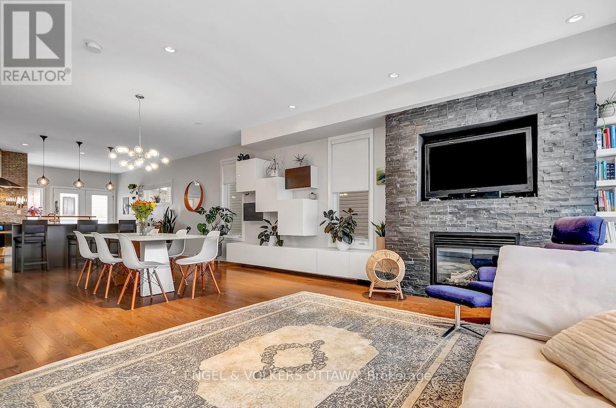 32 Sims Avenue, Ottawa, ON - Indoor Photo Showing Living Room With Fireplace