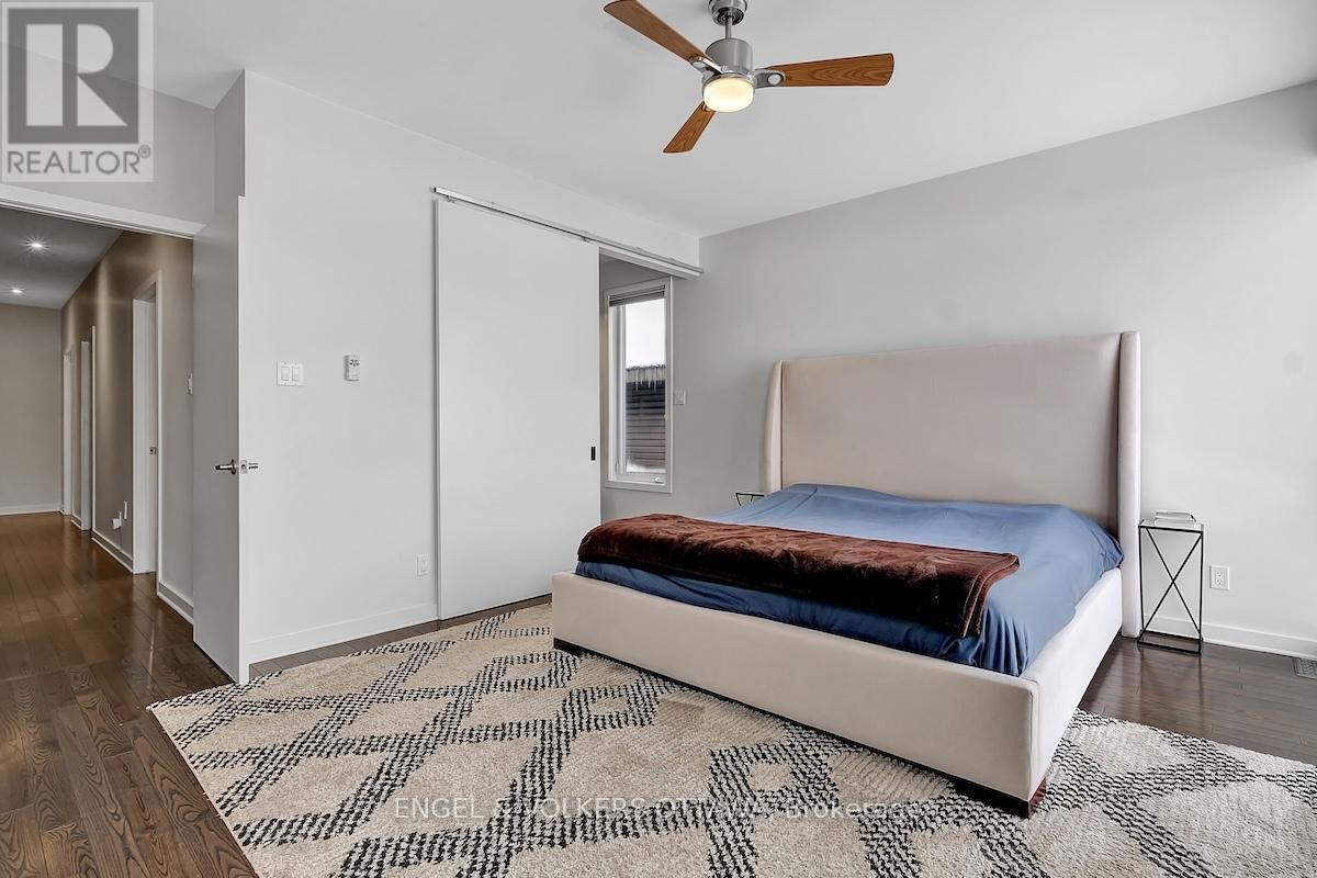 32 Sims Avenue, Ottawa, ON - Indoor Photo Showing Bedroom