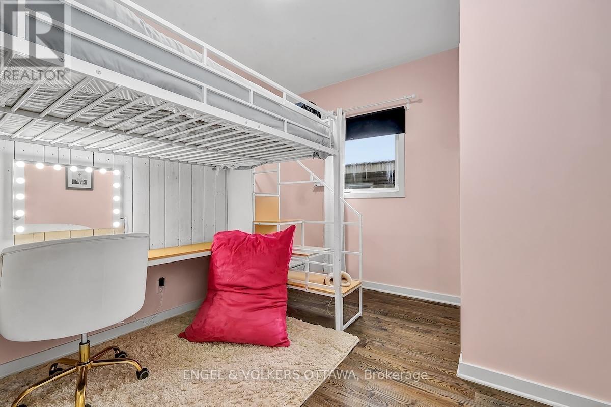 32 Sims Avenue, Ottawa, ON - Indoor