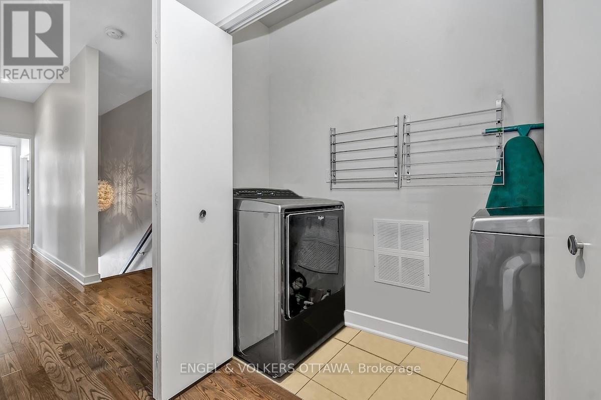 32 Sims Avenue, Ottawa, ON - Indoor Photo Showing Laundry Room