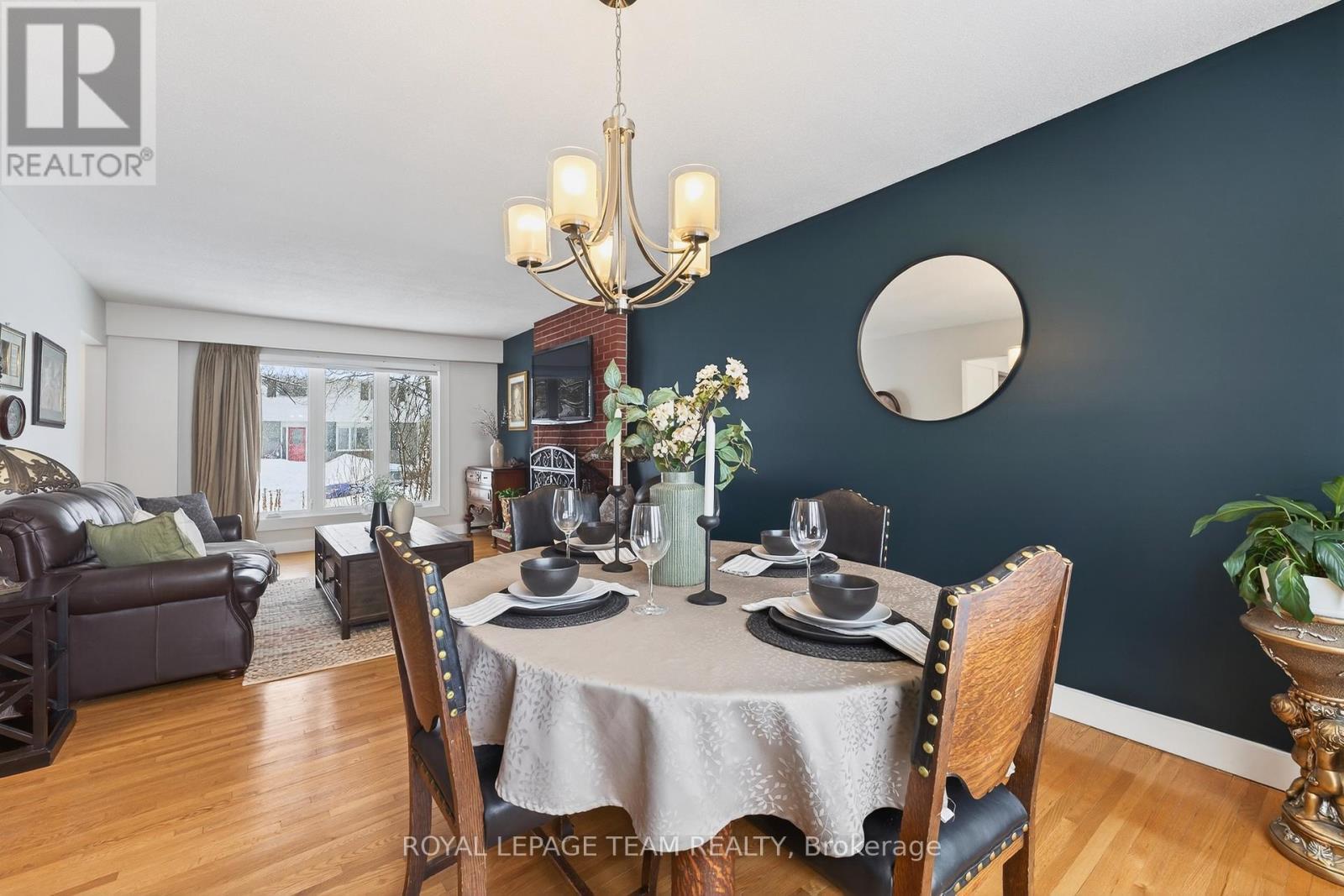 2690 Hickson Crescent, Ottawa, ON - Indoor Photo Showing Dining Room
