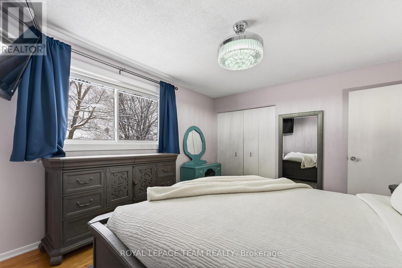 2690 Hickson Crescent, Ottawa, ON - Indoor Photo Showing Bedroom