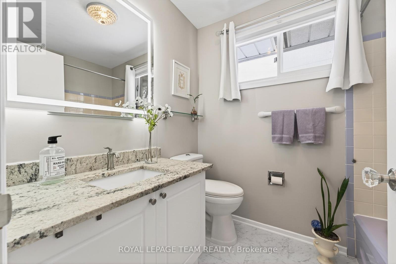 2690 Hickson Crescent, Ottawa, ON - Indoor Photo Showing Bathroom