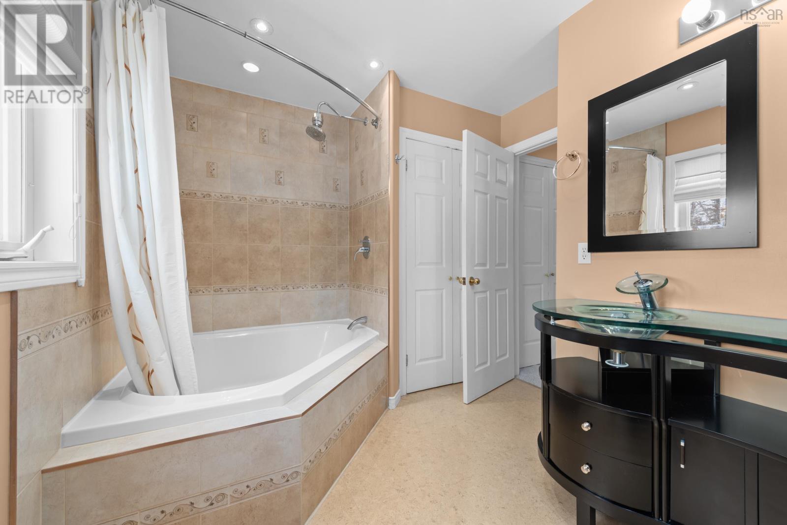 617 Highway 277, Dutch Settlement, NS - Indoor Photo Showing Bathroom