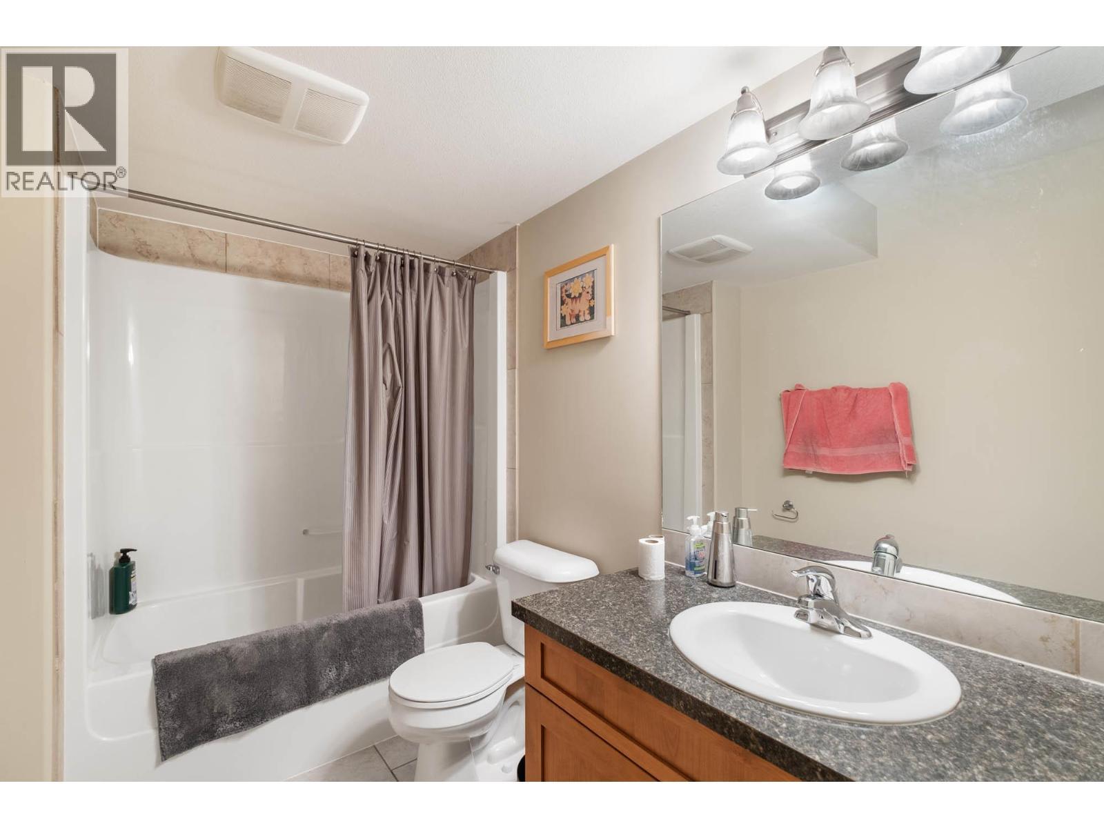 3284 Redecopp Court, Lake Country, BC - Indoor Photo Showing Bathroom