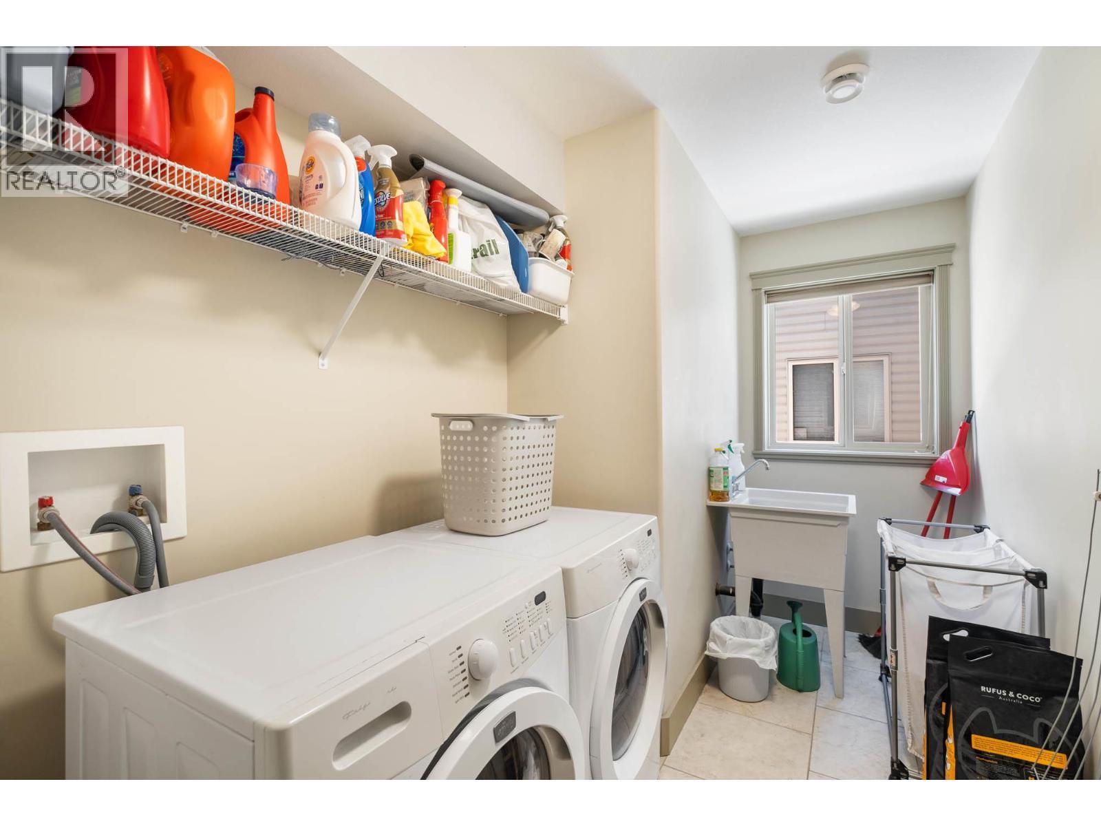 3284 Redecopp Court, Lake Country, BC - Indoor Photo Showing Laundry Room