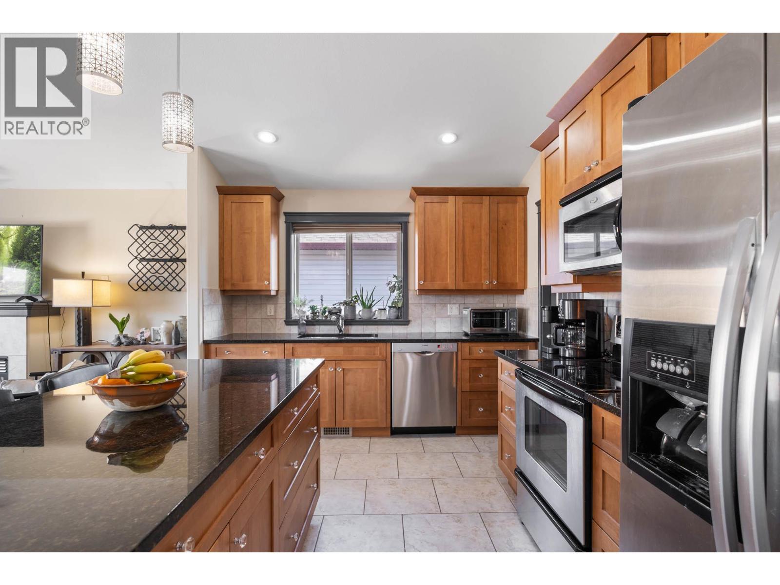 3284 Redecopp Court, Lake Country, BC - Indoor Photo Showing Kitchen