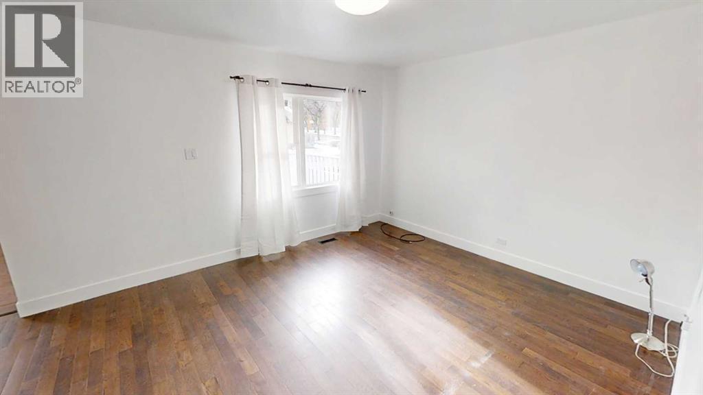 1505 8 Avenue S, Lethbridge, AB - Indoor Photo Showing Other Room