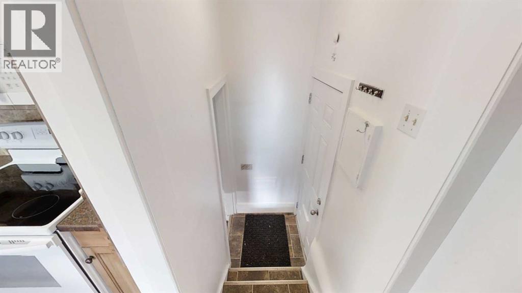 1505 8 Avenue S, Lethbridge, AB - Indoor Photo Showing Other Room