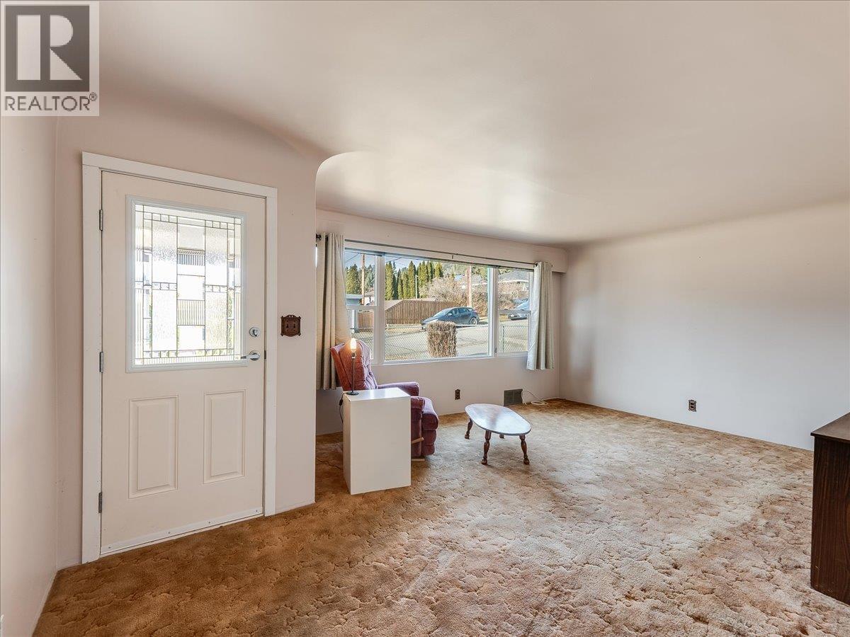 3201 Highway Drive, Trail, BC - Indoor Photo Showing Other Room