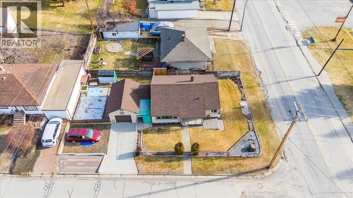 3201 Highway Drive, Trail, BC -