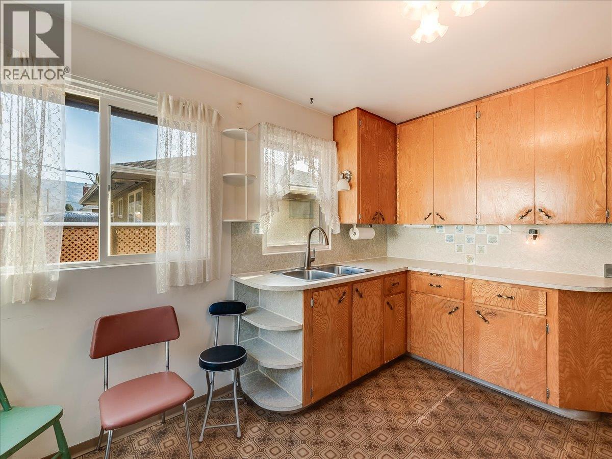 3201 Highway Drive, Trail, BC - Indoor Photo Showing Kitchen With Double Sink
