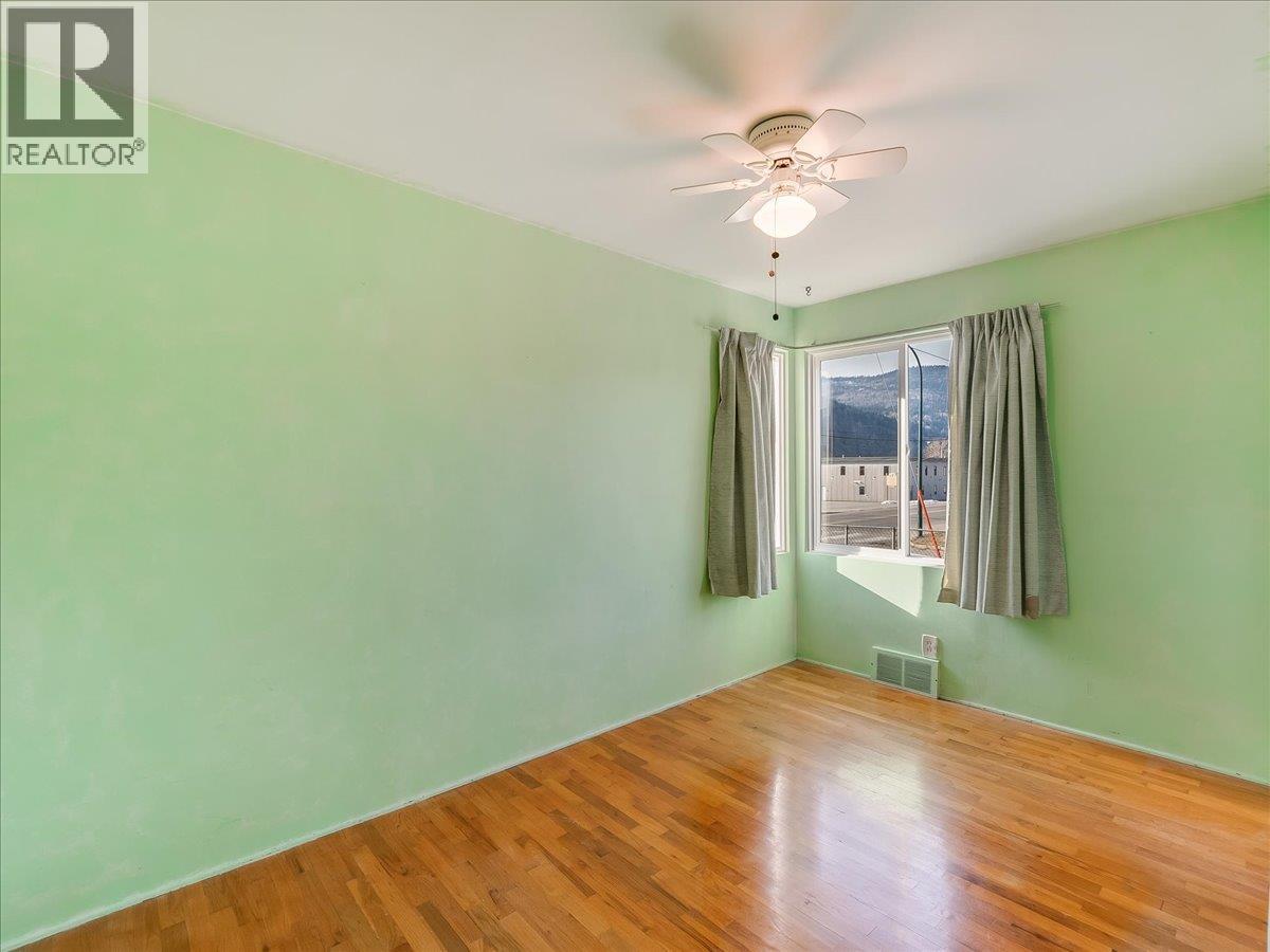 3201 Highway Drive, Trail, BC - Indoor Photo Showing Other Room