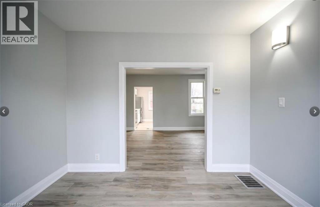 1024 Cannon Street E, Hamilton, ON - Indoor Photo Showing Other Room