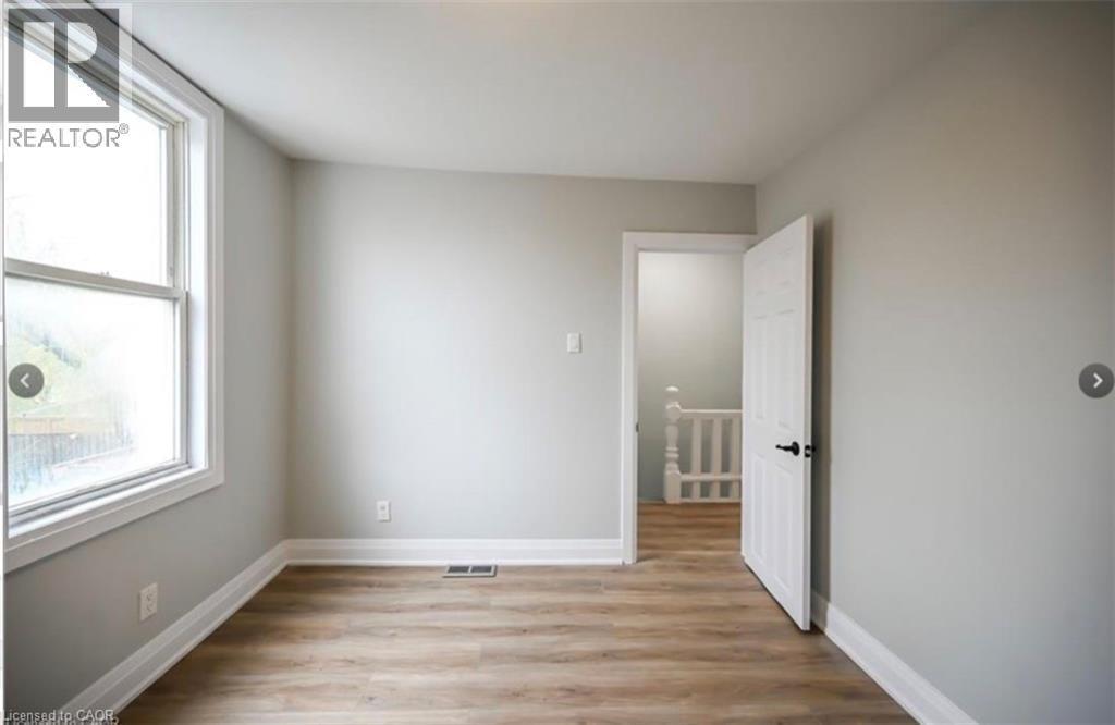 1024 Cannon Street E, Hamilton, ON - Indoor Photo Showing Other Room