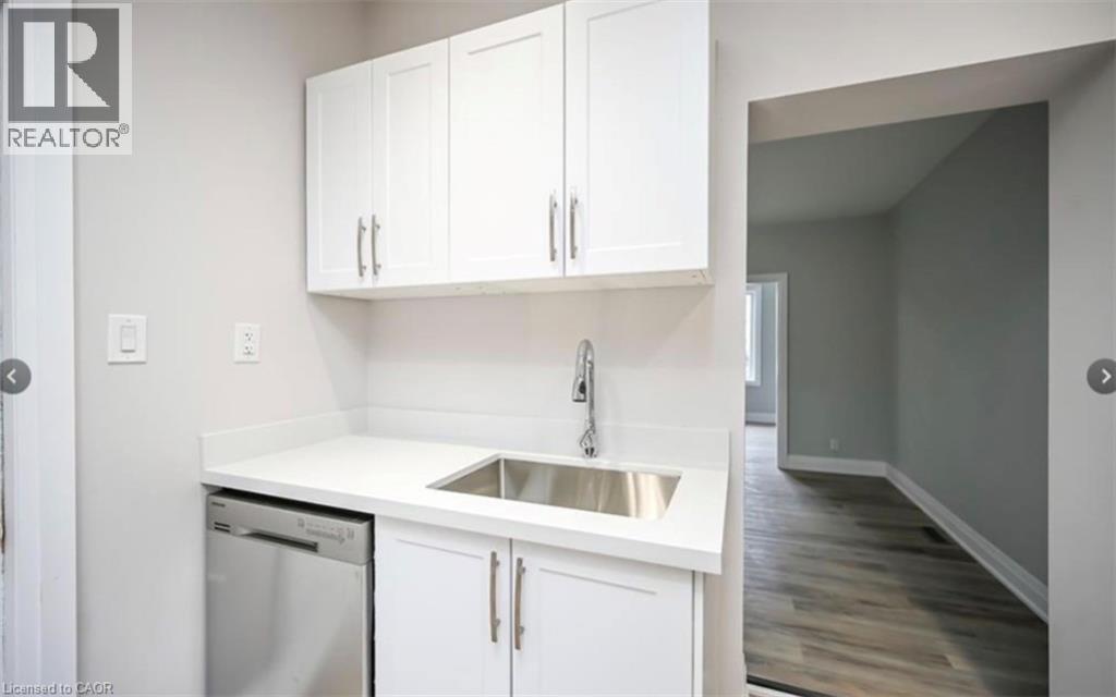 1024 Cannon Street E, Hamilton, ON - Indoor Photo Showing Kitchen