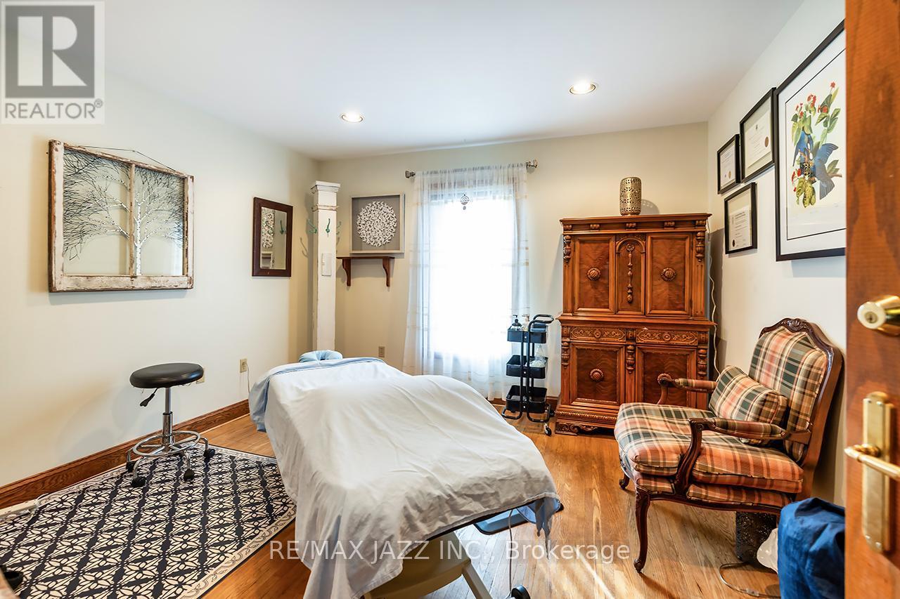 231 King Street E, Oshawa (Central), ON