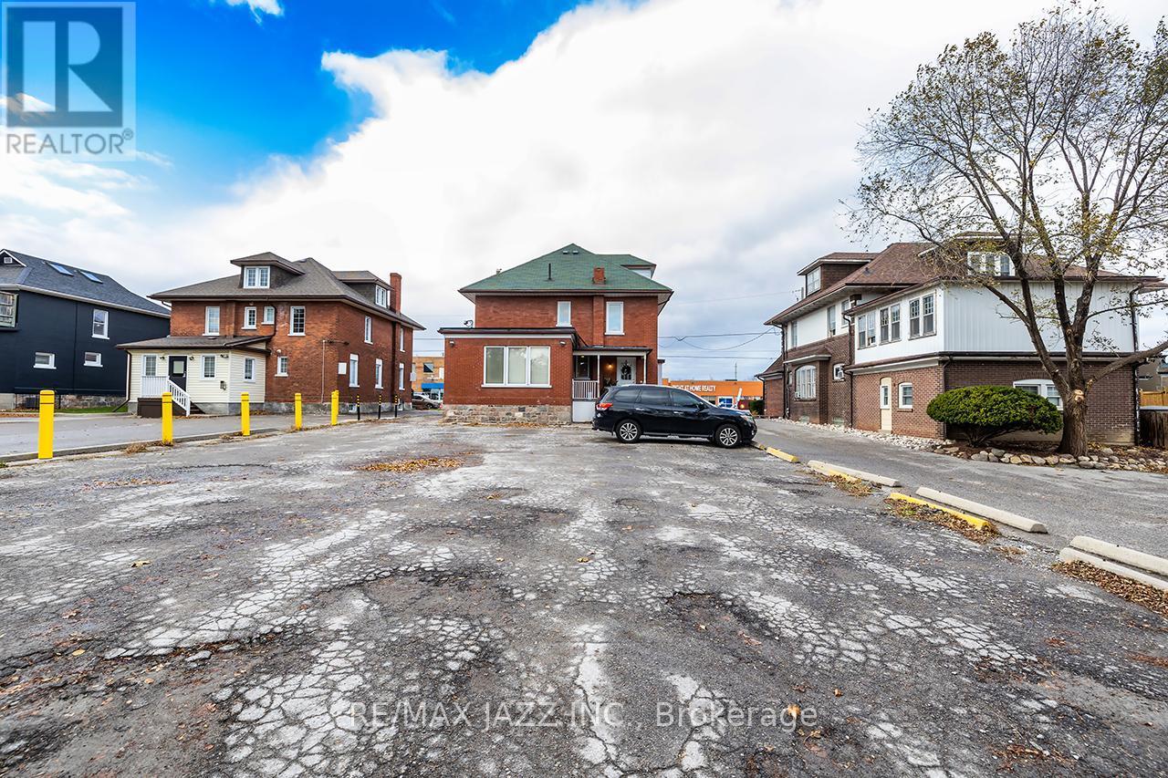 231 King Street E, Oshawa (Central), ON