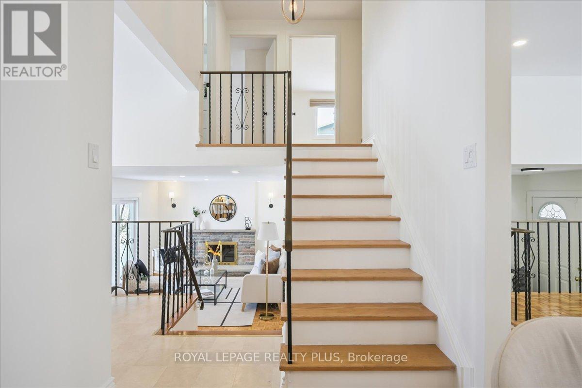 3655 Burnbrae Drive, Mississauga, ON - Indoor Photo Showing Other Room