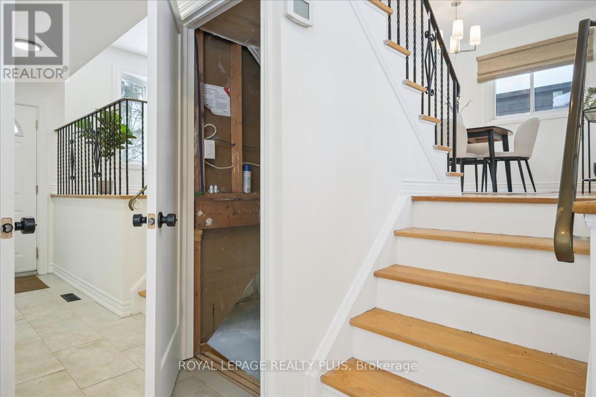 3655 Burnbrae Drive, Mississauga, ON - Indoor Photo Showing Other Room