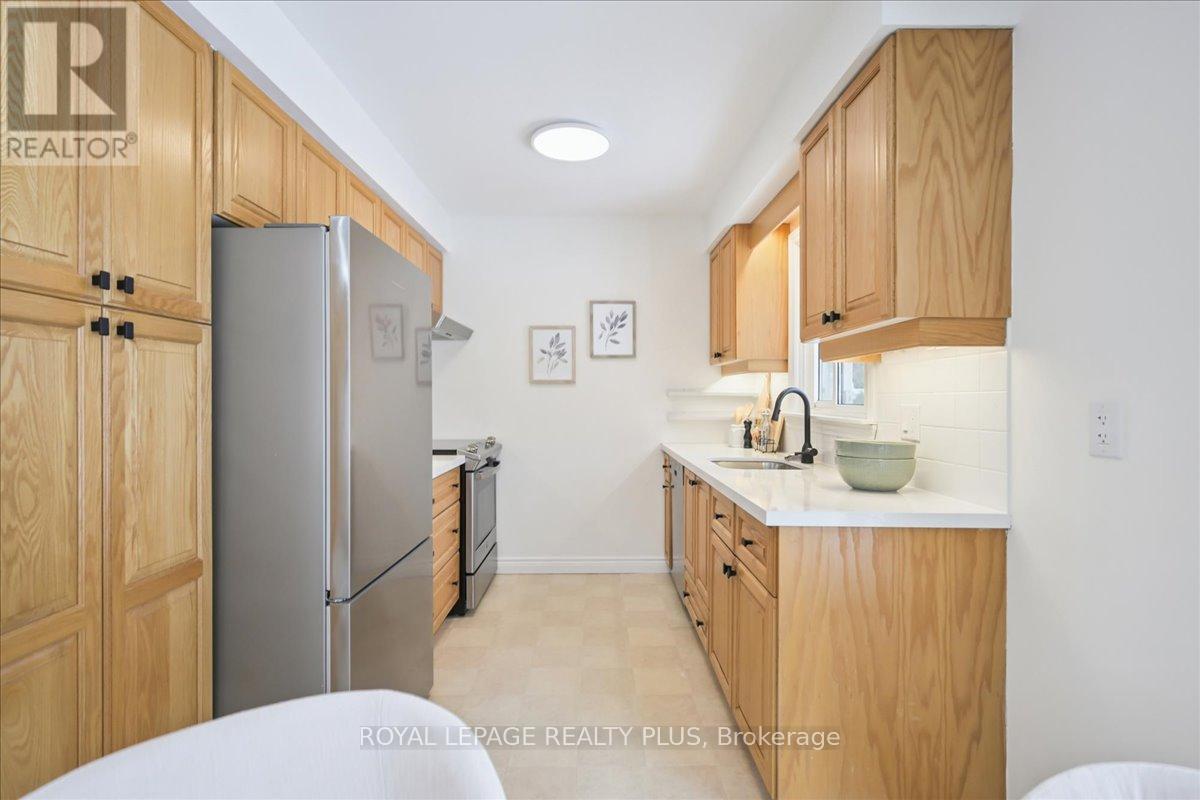 3655 Burnbrae Drive, Mississauga, ON - Indoor