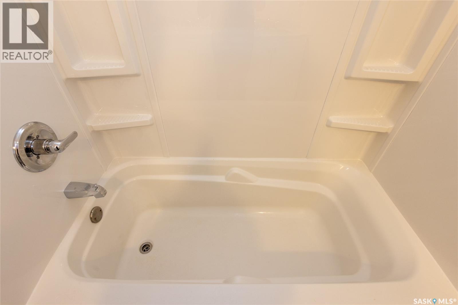 510 Bate Crescent, Saskatoon, SK - Indoor Photo Showing Bathroom