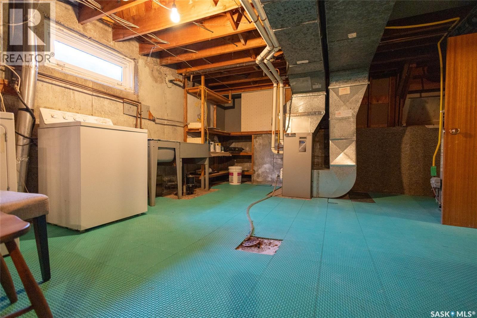 510 Bate Crescent, Saskatoon, SK - Indoor Photo Showing Basement