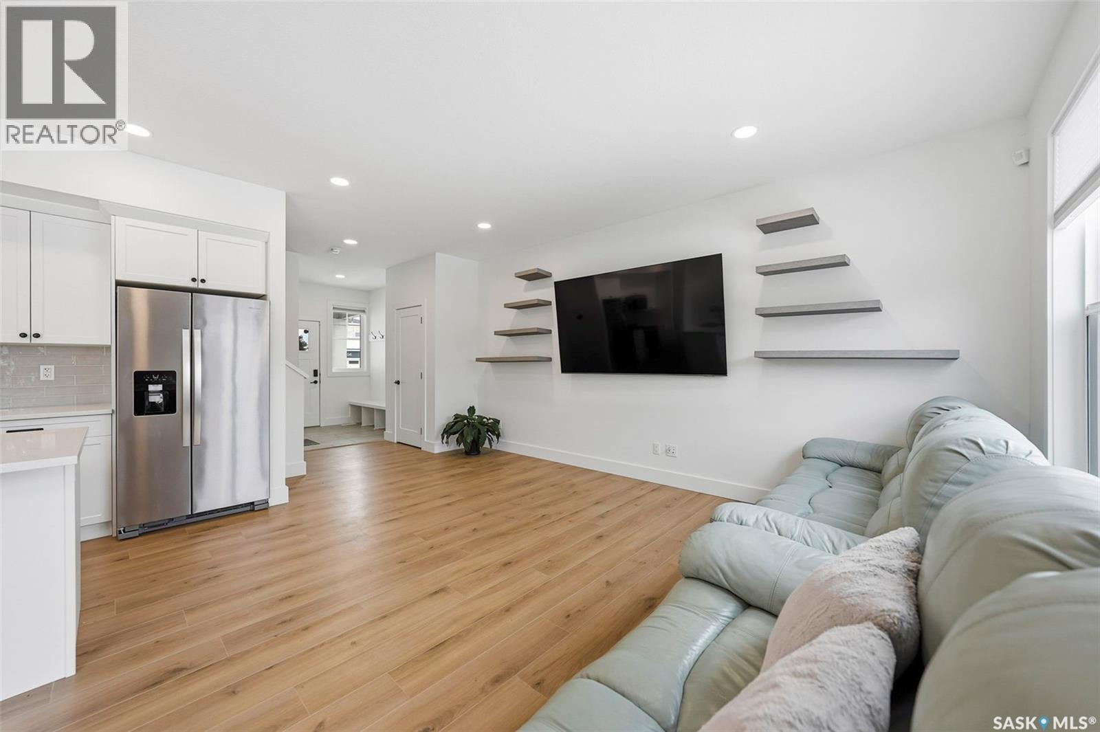 307 Keith Union, Saskatoon, SK - Indoor