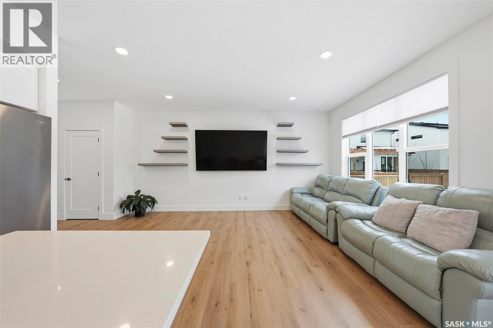 307 Keith Union, Saskatoon, SK - Indoor Photo Showing Living Room