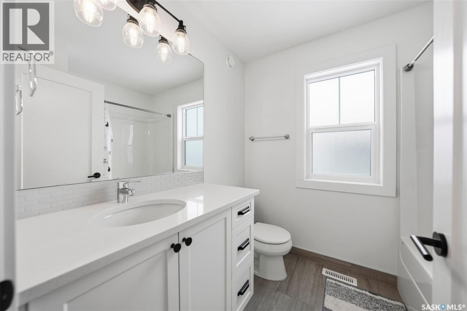 307 Keith Union, Saskatoon, SK - Indoor Photo Showing Bathroom