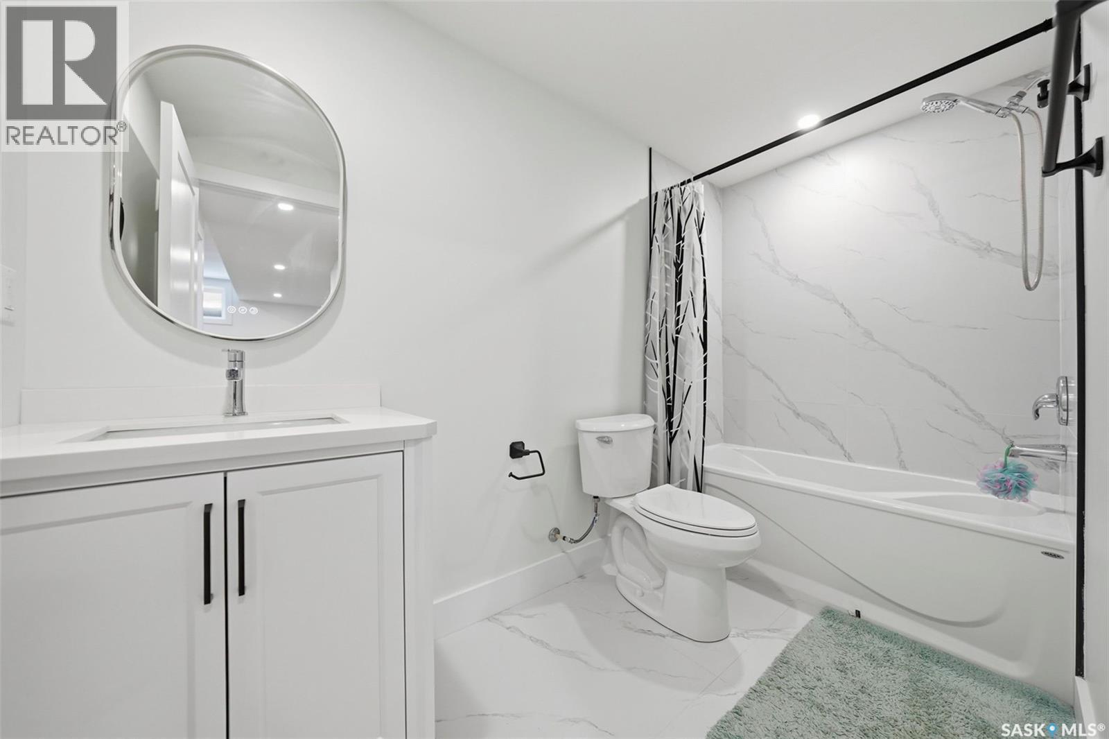 307 Keith Union, Saskatoon, SK - Indoor Photo Showing Bathroom