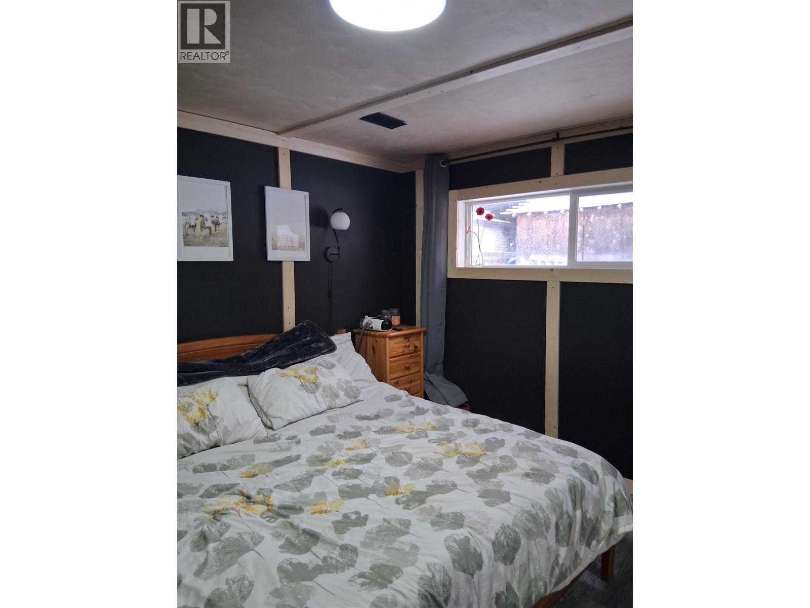 1441 Coalmine Road, Telkwa, BC - Indoor Photo Showing Bedroom