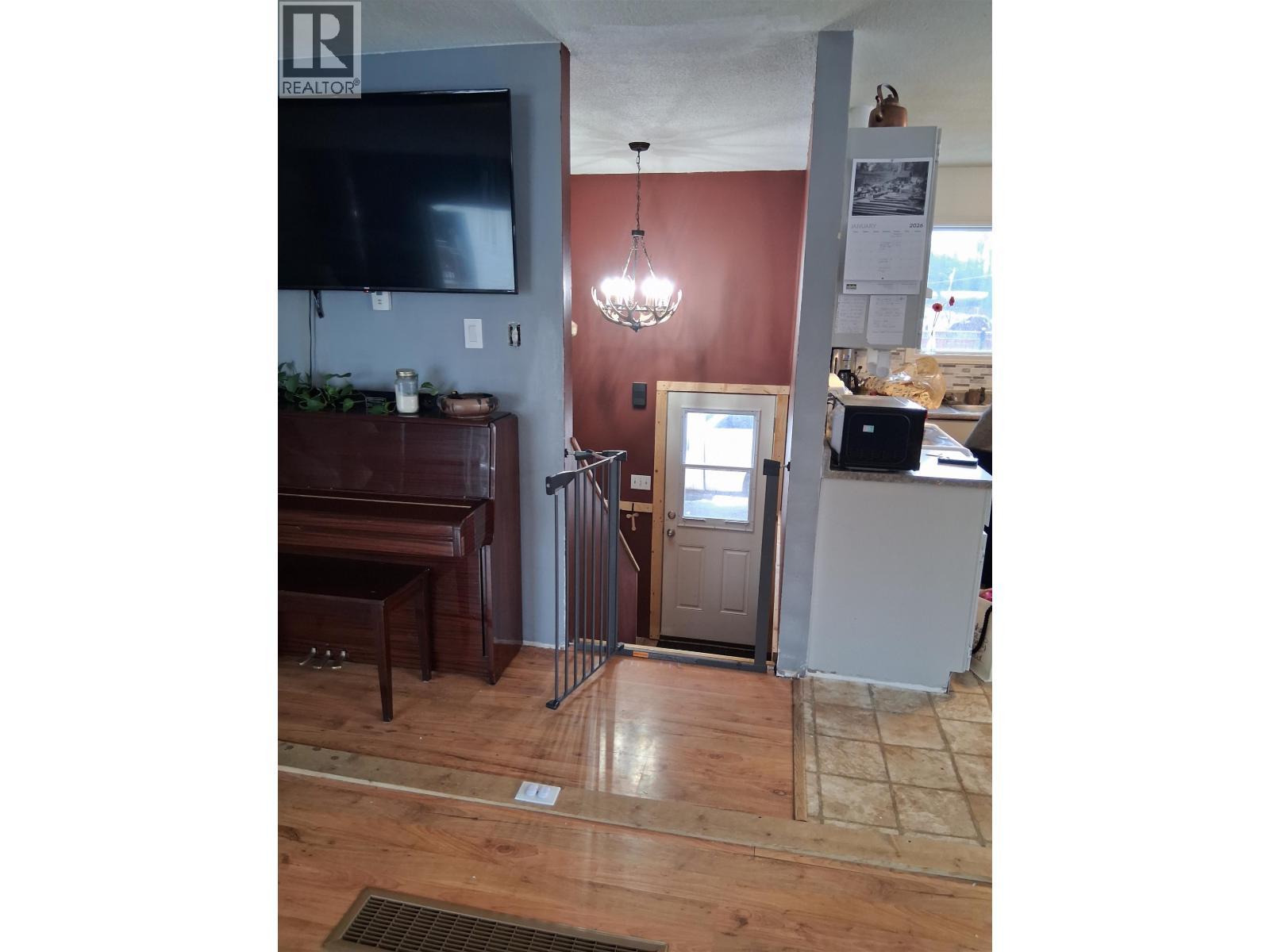 1441 Coalmine Road, Telkwa, BC - Indoor Photo Showing Other Room