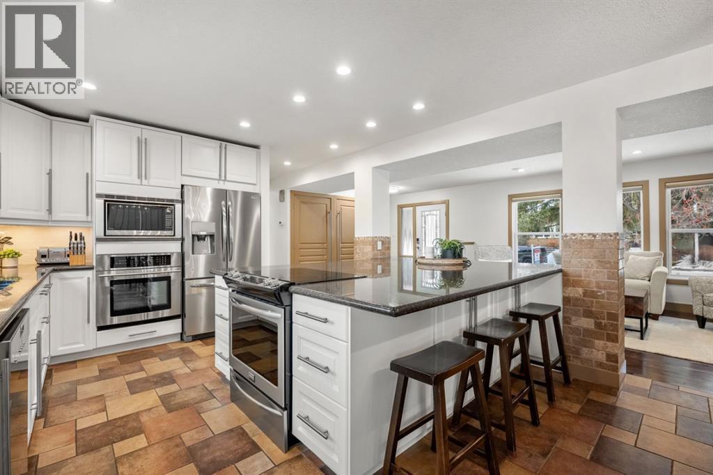 250 Lake Fraser Place Se, Calgary, AB - Indoor Photo Showing Kitchen With Upgraded Kitchen