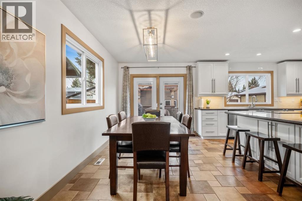 250 Lake Fraser Place Se, Calgary, AB - Indoor