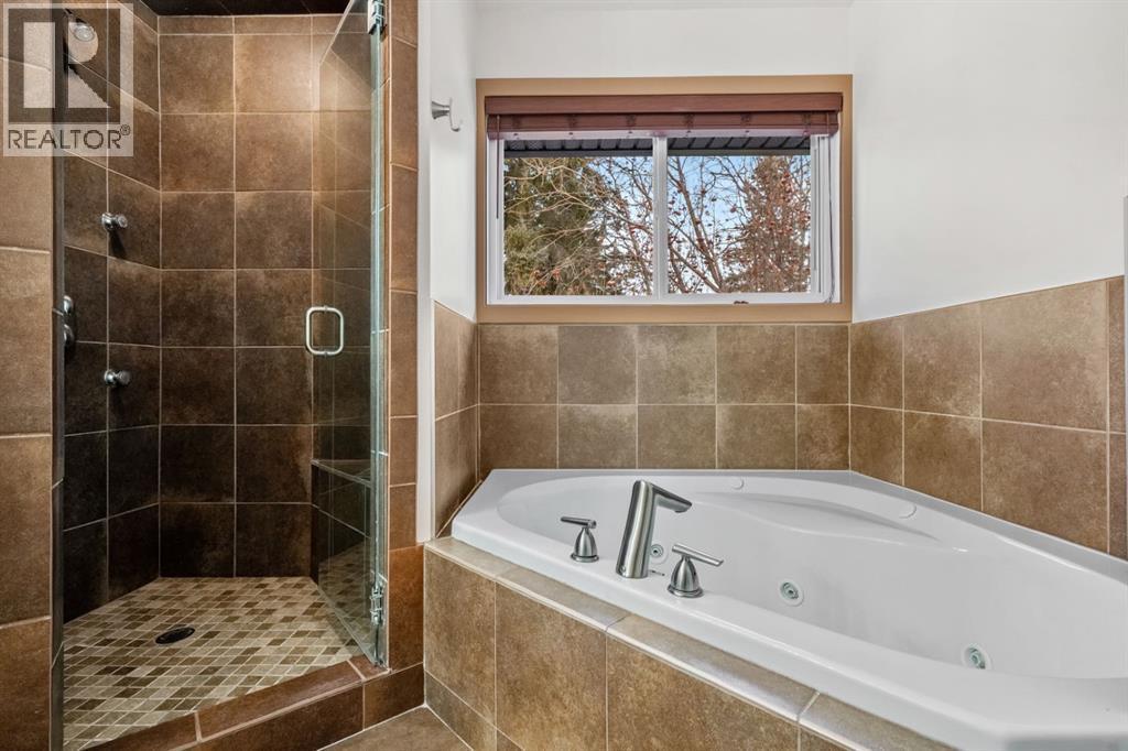 250 Lake Fraser Place Se, Calgary, AB - Indoor Photo Showing Bathroom
