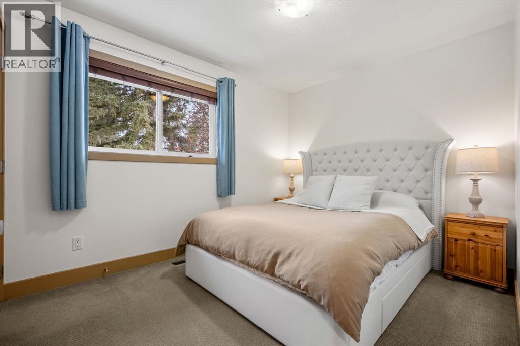 250 Lake Fraser Place Se, Calgary, AB - Indoor Photo Showing Bedroom