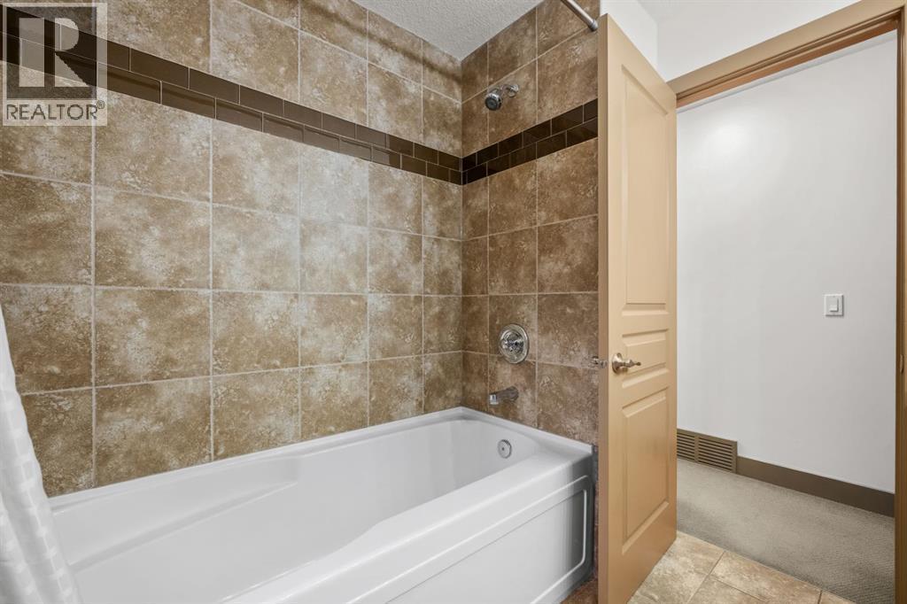 250 Lake Fraser Place Se, Calgary, AB - Indoor Photo Showing Bathroom