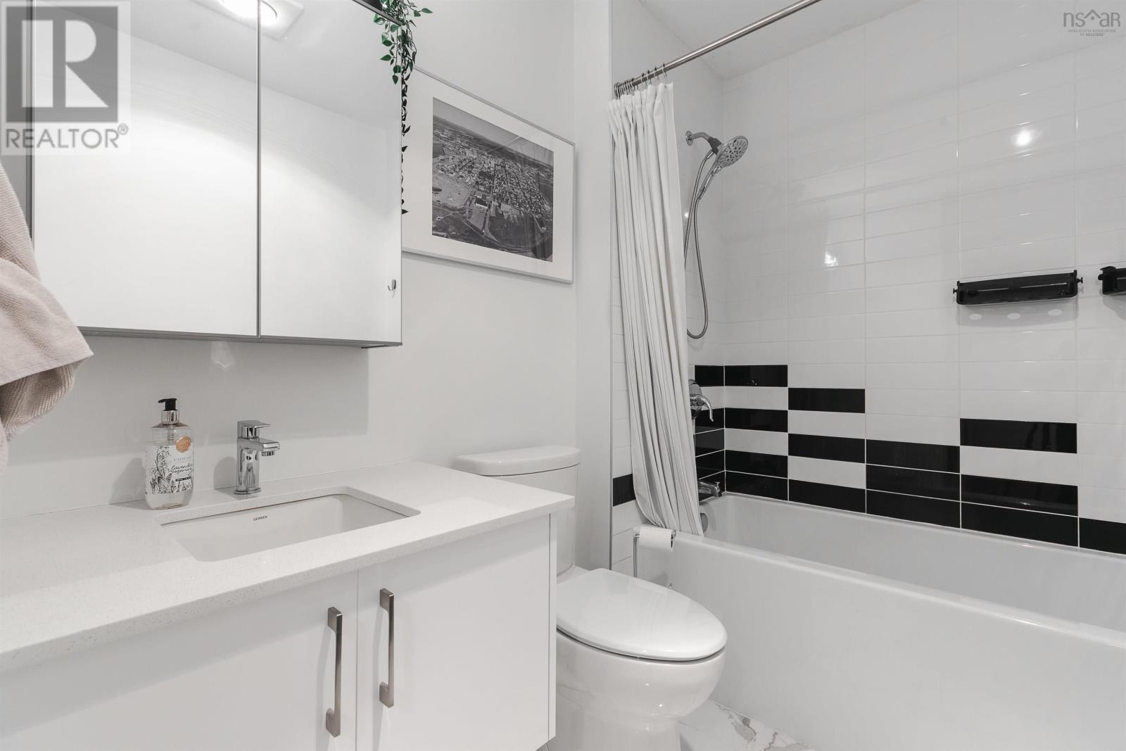 Bathroom - 102 5684 West Street, Halifax, NS - Indoor Photo Showing Bathroom