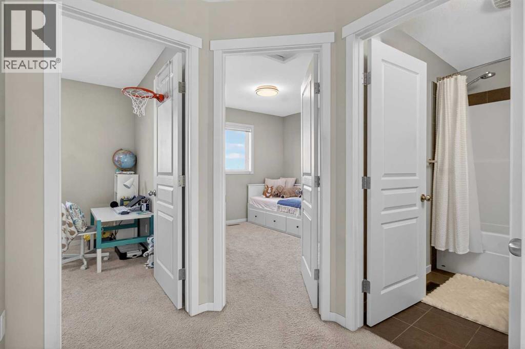 146 Marquis Common Se, Calgary, AB - Indoor Photo Showing Other Room