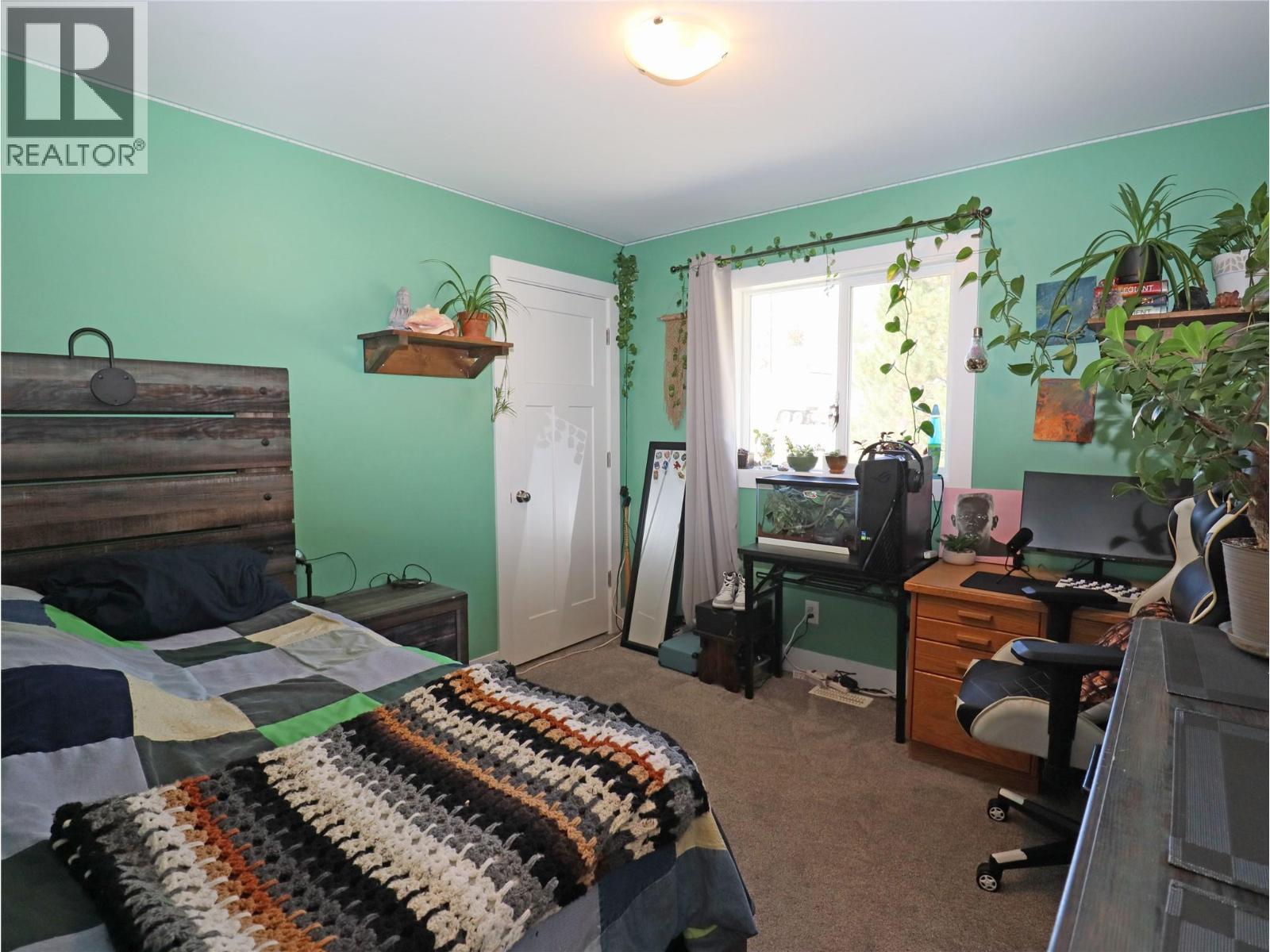 3600 Hall Frontage Road, Grand Forks, BC - Indoor Photo Showing Bedroom