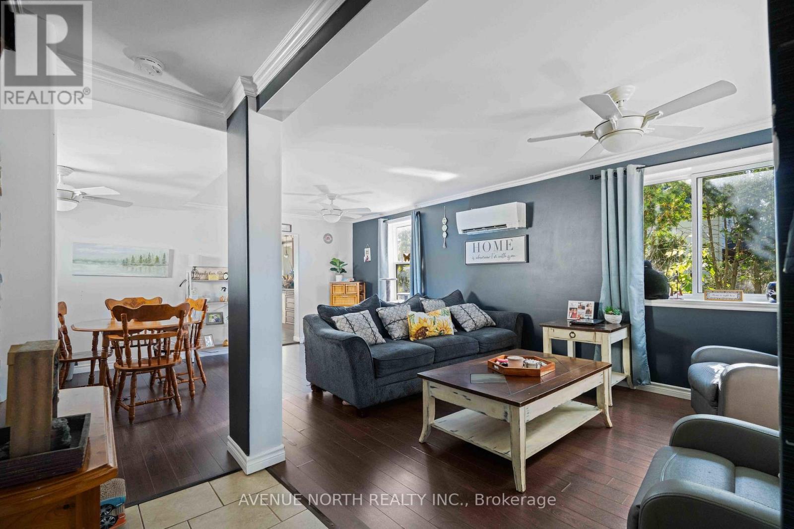 117 Bedford Street, Cornwall, ON - Indoor Photo Showing Living Room
