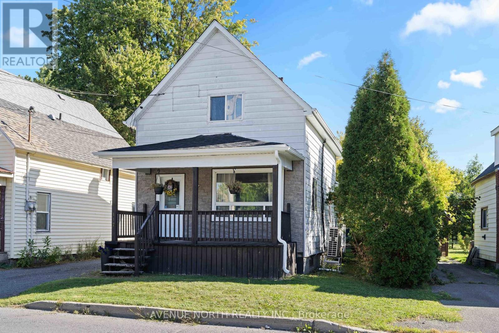 117 Bedford Street, Cornwall, ON - Outdoor With Deck Patio Veranda
