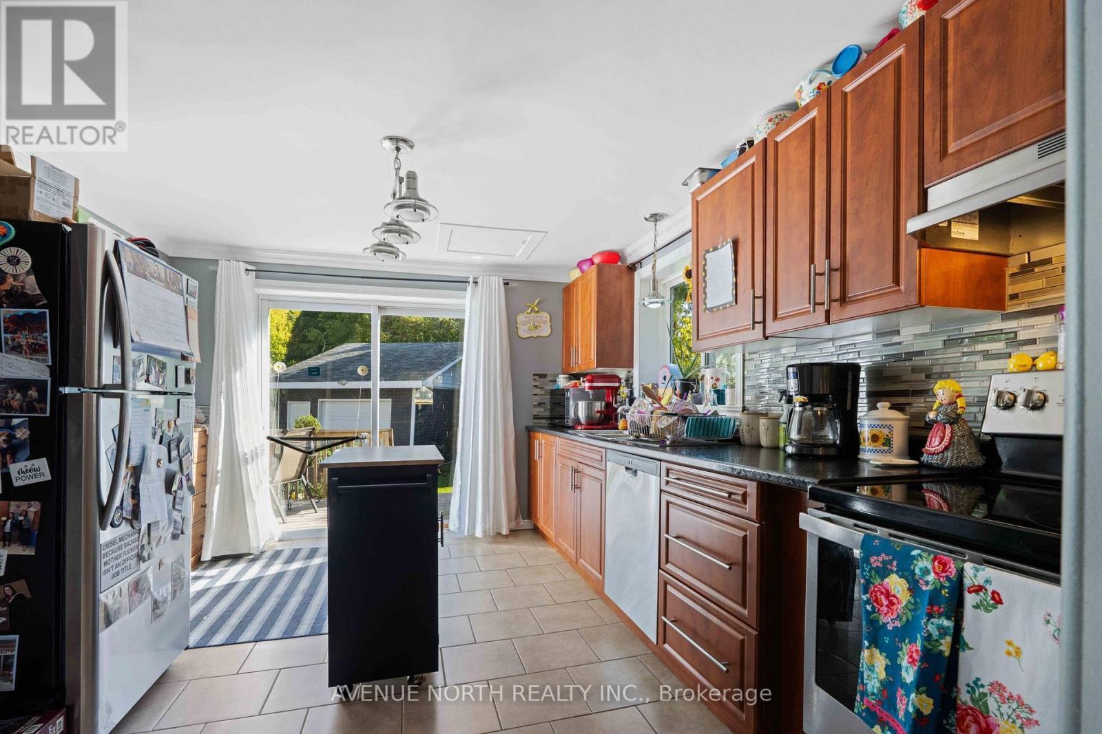 117 Bedford Street, Cornwall, ON - Indoor Photo Showing Kitchen